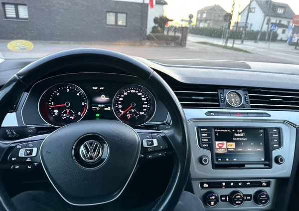 Volkswagen Passat cena 49500 przebieg: 230000, rok produkcji 2016 z Brańsk małe 56